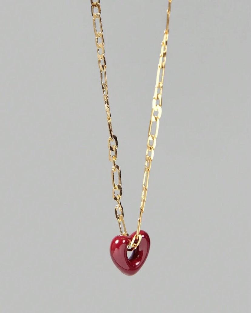 Cadena Dorada Corazón -Diseño Femenino