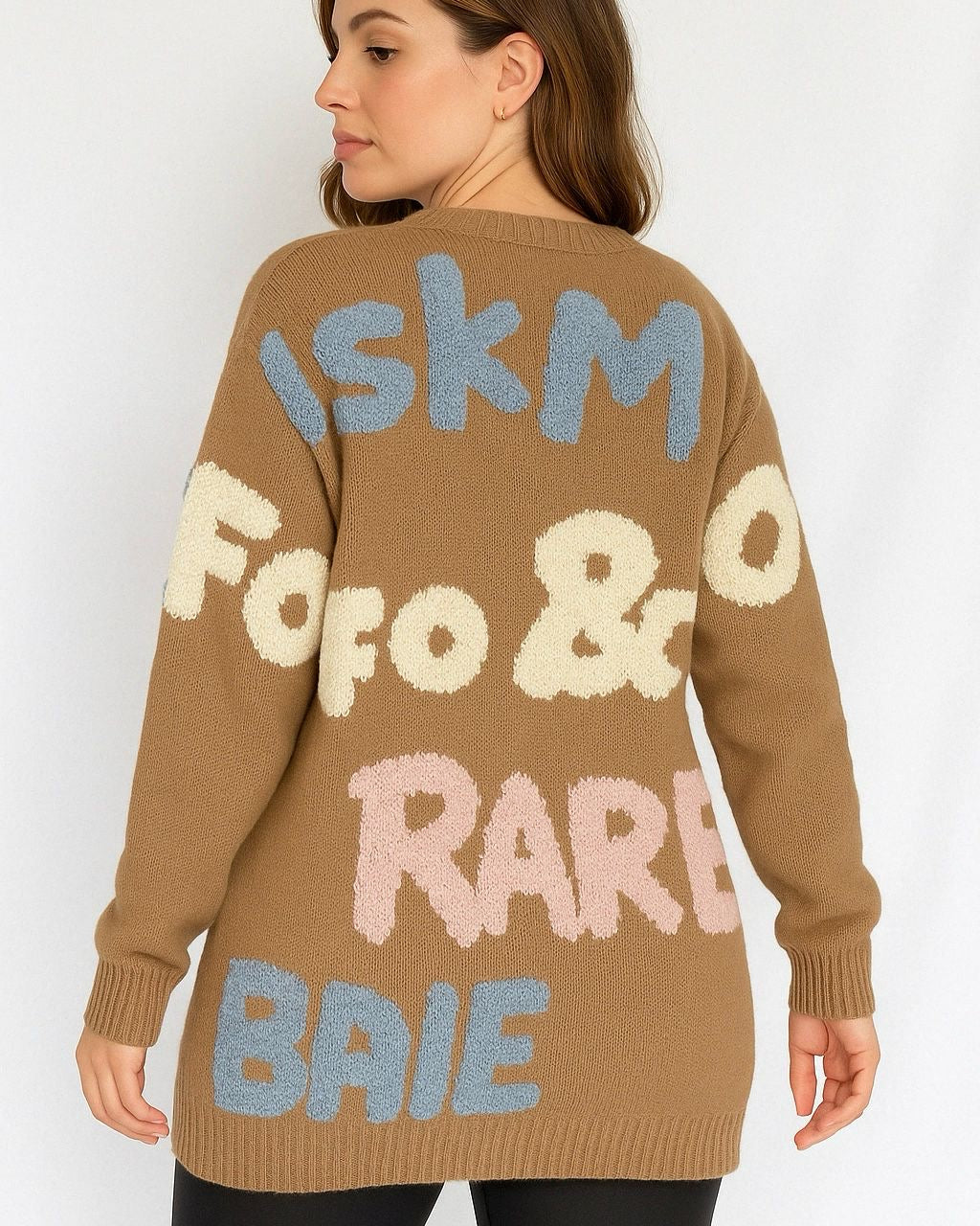 Suéter largo café con relieve pastel - Oufit cálido mujer