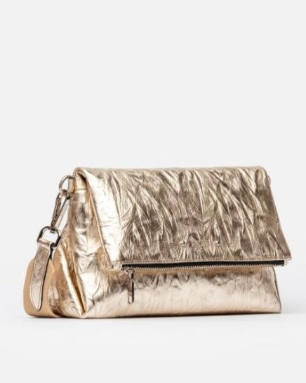 Bandolera Dorada Satinada Estilo Prüne - Cartera Metálica de Hombro