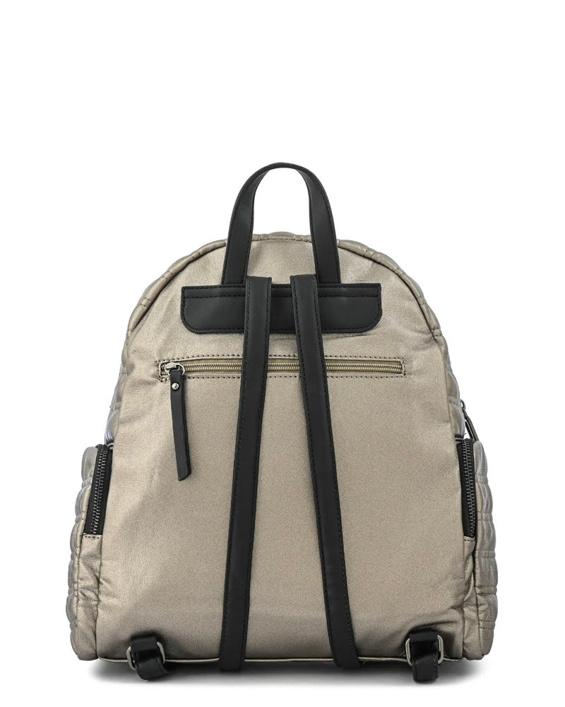 Mochila Plateada Oscura – Estilo Urbano y Sofisticado para el Día a Día