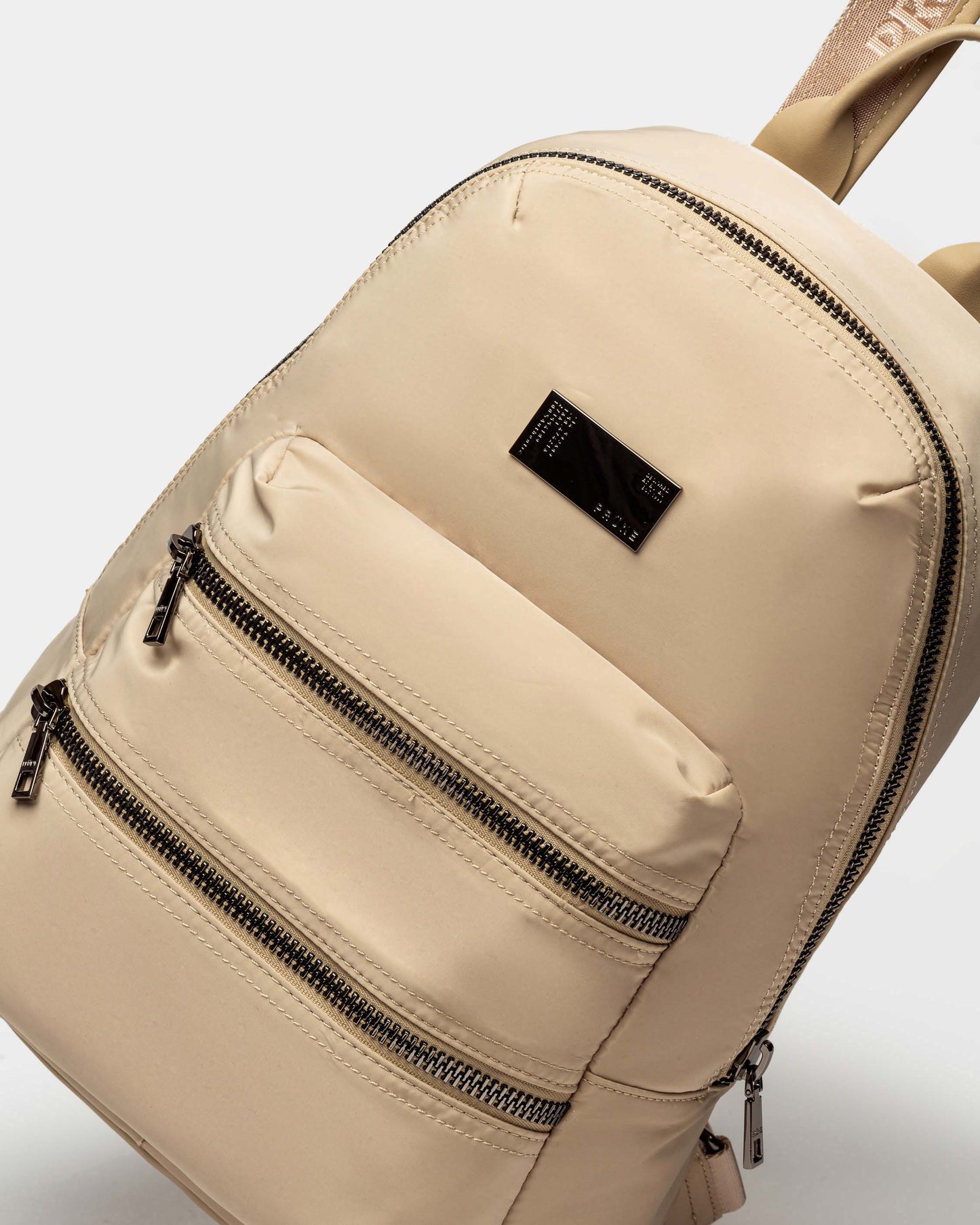Mochila Beige Prüne - Accesorio Moderno y Funcional para el Día a Día