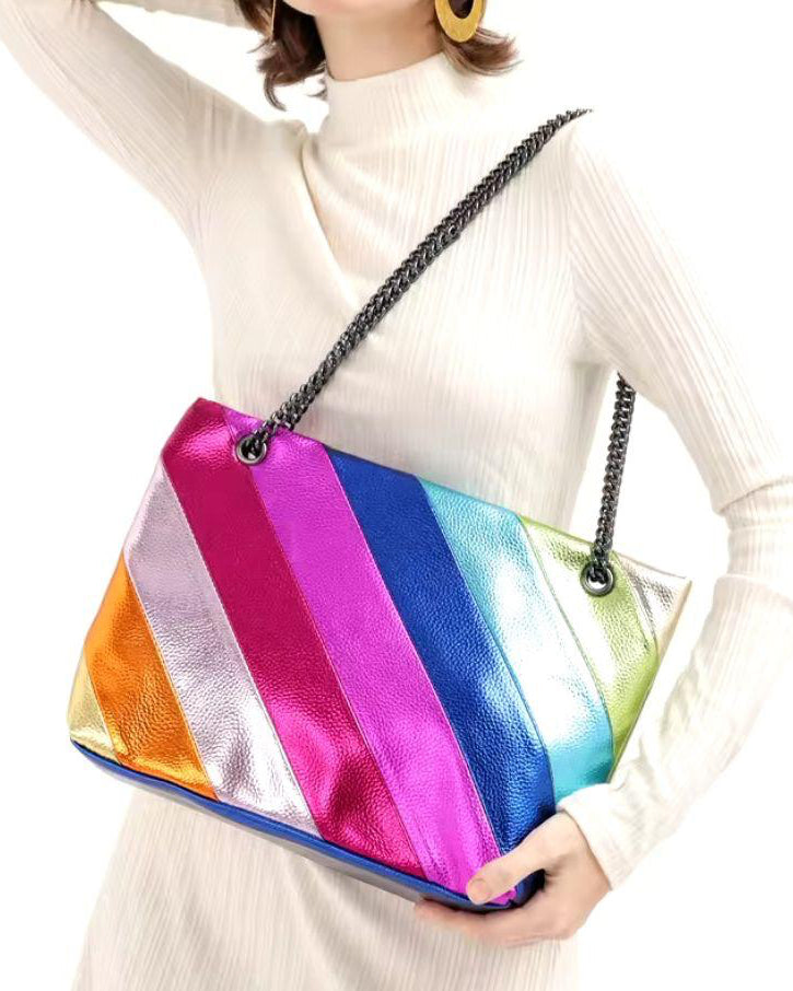 Tote Metalizado con Asas de Cadena - Bolso Moderno y Sofisticado