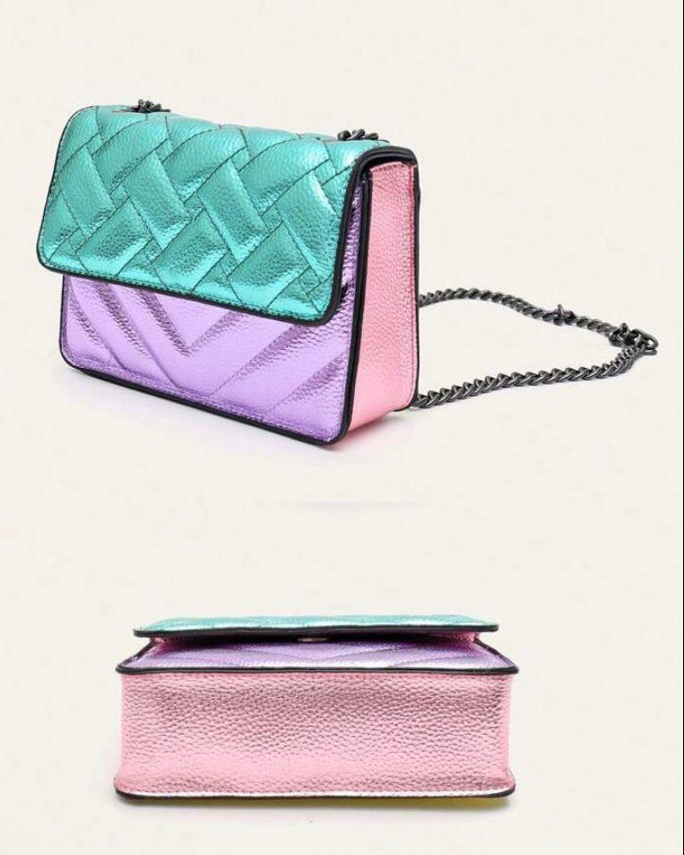 Cartera Metalizada de Hombro - Accesorio de Moda con Brillo Único