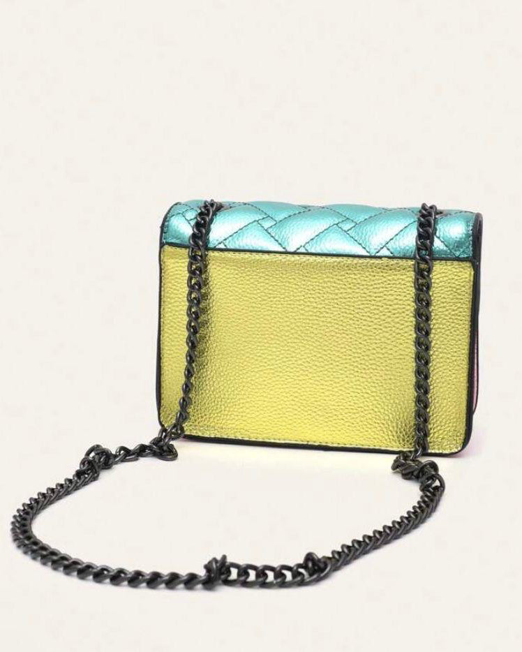 Cartera Metalizada de Hombro - Accesorio de Moda con Brillo Único